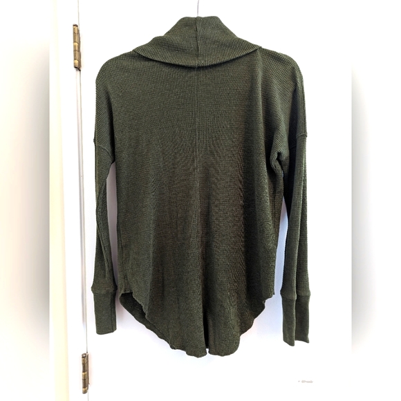 H&M Cowl Neck Long Sleeve - Picture 2 of 2
